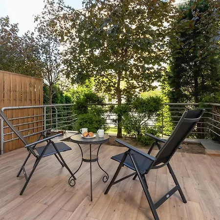 Apartment Parking I Taras Krakow Raciborska By Renters Apartment