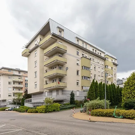 Apartment Parking I Taras Krakow Raciborska By Renters